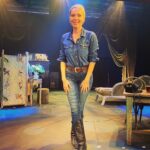 Funda İlhan Instagram - F⭐️…🪞 #theatre #homesweethome #graciasalavida #venus #venera 🎭💜