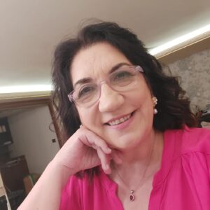 Füsun Demirel Instagram - Yaşamak,doya doya..🩵. inadına Yaşamak.❤️
Düşmana inat 1 gün fazla Yaşamak...💪
Göremediğimiz,doyamadığımiz  o hasret dolu günler hatırına Yaşamak...🫶🫶🫶🫶
Hep gülümseyerek hayata,hep üreterek  ve severek ... ❤️aşk için Yaşamak...❤️