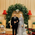 Gözde Akyıldız Instagram - Hayallerimden daha güzel geçen bir akşamdı yanımda olan dostlarım iyiki varsınız emeği geçen herkese çok teşekkür ederim. Kınalığım ve after elbisem @zeynepozel.bridal Tacım @gelinurunlericom Organizasyon @arslann_organizasyon Tabiki beni her özel günüme hazırlayan @gizemyolcustudio ve özel günlerimi ölümsüzleştiren @masalgibi ailesine teşekkür ederim ✨ #hennanight