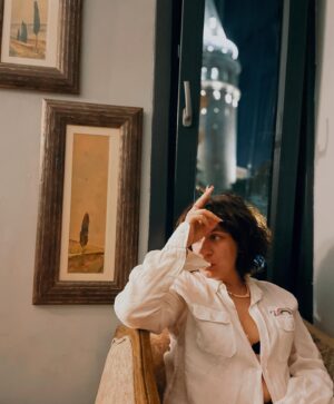 Gözde Cığacı Instagram - Kule benimle fotoğraf çekilmek istedi.Ben de onu çektim.

📸 @vontrier 🌹
