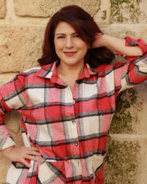 Gülçin Hatıhan Instagram - Çay var, içersen.. Ben var, seversen.. İyi haftalar olsun hepimize. ♥️
.
.
📸 @aslisamat