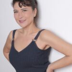 Gülçin Hatıhan Instagram - Bir yaş daha büyüdüm. Bu geçtiğimiz sene pek çok hediye ile doluydu benim için. Hayatın bana bahşettiği tüm lütufları şükürle karşılamaya devam edeceğim. Biriktirdiğim birbirinden güzel dostlarım, tüm sevdiklerim, kedilerim, ailem, işim gücüm, evim barkım, sağlığım için minnetle doluyum. Kutlayan kutlamayan herkese çok teşekkür ederim. Hepimizin yüzünden gülücük eksik olmayan bir sene olsun 🙏💓🧿 . . . . 📸 @busearsslan @aslisamat 💖💖