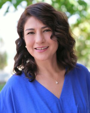 Gülçin Hatıhan Instagram - Herkese şahane bir hafta dilerim. Yeni bölüm başladııı, gelsenizze 🌹 @gulmasaliatv @atvturkiye @pastelfilmtv 📸 @nikbay_photography 🙏