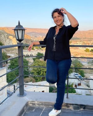 Gülçin Hatıhan Instagram - Kapadokya’ya özlemle.. Hayırlı cumalar, şahane haftasonları herkese.. 💖