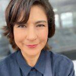Gülçin Hatıhan Instagram - Aslında saçımdaki beyazlara destan yazasım var ama aklım kesilmeyi bekleyen kavunda.🍈 İyi geceleeerr ♥️♥️♥️♥️