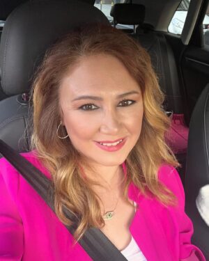 Gülden Avşaroğlu Instagram - Kahrolsun makyajı icat edenler 🥵