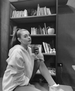 Gülderen Güler Instagram - ☕️✨