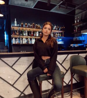 Gülderen Güler Instagram - Eğleniyor muyuz gençler?