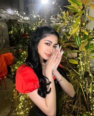 Gabby Instagram - HAPPY V DAY 🌹❤️X

美容詰めてキラキラバレンタイン💌
Thank u for making me 🥣💕
hair @logshogo 
eye @mosteyes_shibuya