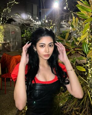 Gabby Instagram - HAPPY V DAY 🌹❤️X

美容詰めてキラキラバレンタイン💌
Thank u for making me 🥣💕
hair @logshogo 
eye @mosteyes_shibuya