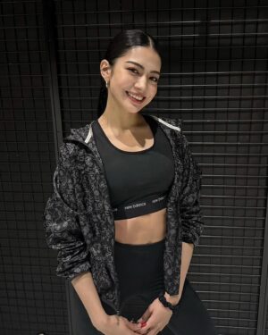 Gabby Instagram - オールスター感謝祭ありがとうございます😭❤️‍🔥
気合いと皆の応援のお陰で4.5キロ走り切れました🔥🔥

たくさんの声が温かくて、本当に力になりました！
ありがとうございます🫂❤️‍🔥

女子の中で1位でしたが本当は優勝したかったくらいでした。悔しい！！
これからも何事も諦めずに頑張っていきたいです🙏

走り切れた達成感と明日の写真集のイベントでみんなに堂々と会いたかったから、気持ちよくイベント迎えられそうです🥰 明日会えるの楽しみだよ❣️
love u~🫂❤️‍🔥

#オールスター感謝祭