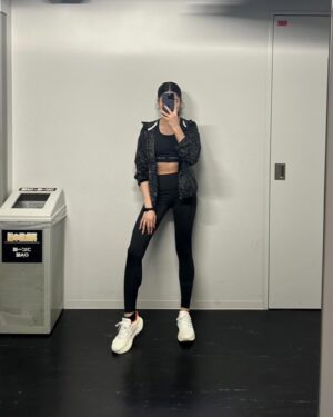 Gabby Instagram - オールスター感謝祭ありがとうございます😭❤️‍🔥
気合いと皆の応援のお陰で4.5キロ走り切れました🔥🔥

たくさんの声が温かくて、本当に力になりました！
ありがとうございます🫂❤️‍🔥

女子の中で1位でしたが本当は優勝したかったくらいでした。悔しい！！
これからも何事も諦めずに頑張っていきたいです🙏

走り切れた達成感と明日の写真集のイベントでみんなに堂々と会いたかったから、気持ちよくイベント迎えられそうです🥰 明日会えるの楽しみだよ❣️
love u~🫂❤️‍🔥

#オールスター感謝祭