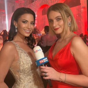 Gabriela Partyšová Instagram - Včerejší @ples_jako_brno jsem si užila na tanečním parketu s mým přítelem 💃🕺a taky jsem natáčela rozhovory,ve kterých se dozvíte,ze moje šaty byly ze skvělého  @svatebnisalonemilie z Karlových Varů,šperky @korbicka_sperky 👍 a za make/Up Dekuji @terezasfaceblog 🙏 @fait_gallery