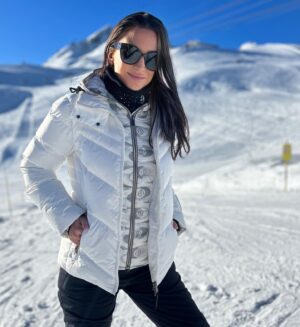 Gabriela Partyšová Instagram - @bogner_czech ❄️⛄️☀️🏂⛷️🤍 @stmoritz
