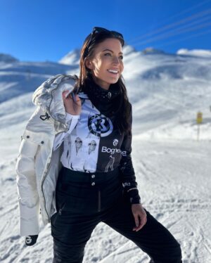 Gabriela Partyšová Instagram - Sluncem zalité dny ve @stmoritz @bogner_czech @bogner.official #bogner #slunce #spolu