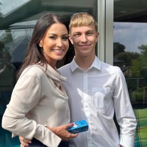 Gabriela Partyšová Instagram - Děkuji všem mým blízkým za krásný narozeninový den.Bylo mi s vámi moc pěkně💙 🥰