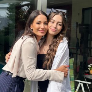 Gabriela Partyšová Instagram - Děkuji všem mým blízkým za krásný narozeninový den.Bylo mi s vámi moc pěkně💙 🥰