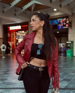 Gabriela Santana Most Liked Photos and Posts