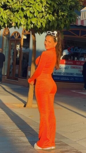 Gabriela Santana Instagram - 🍊