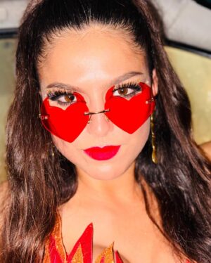 Gabriela Santana Instagram - musa pela metade