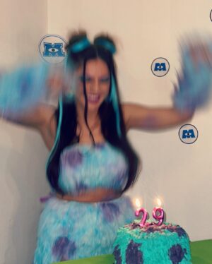 Gabriela Santana Instagram - 29 anos a cantar mal 🩵