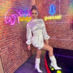 Gabriela Carrillo Instagram - Nos vemos a las 7 en @nochedereinas.bandamax 💓💓💓