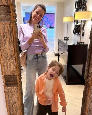 Gabriela Dias Instagram - The best weekend with my family celebrating my baby’s graduation 🧑‍🎓 and Mother’s Day! I feel blessed and proud. 🙏🏻💕•
Fim de semana lindo celebrando a graduação universitária da Lily e o dia das mães com minha família que eu amo!