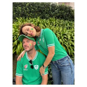 Gabriella Pession Instagram - Irlandese per un giorno …con il cuore per sempre ❤️🇮🇪🍀
.
.
#loveireland 
#irish 
#thetwoofus❤️ 
#us 
@richardfloodofficial
