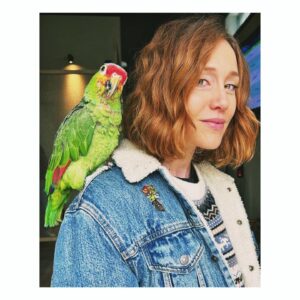 Gabriella Pession Instagram - Beh? Che ti guardi? 🦜
.
.
#incontriravvicinati 
#pappagallo