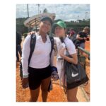 Gabriella Pession Instagram - Con la mia compagna di doppio @naomiosaka 🎾🎾😂 Ovviamente scherzo …meraviglioso vedere gli allenamenti di questa strepitosa atleta 🙏🏻❤️ al @tennisclubparioli #tennis #naomiosaka #internazionalibnlditalia #foroitalico #roma