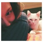Gabriella Pession Instagram - Bimba mia …per sempre con me Che dolore immenso, Petunia mia Fai buon viaggio Nenne’, ti amo tanto #rip #petunia #fortunadrago #persempre❤️