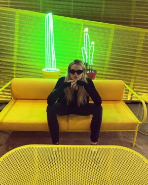Gabriella Wilde Instagram - #mellowyellow