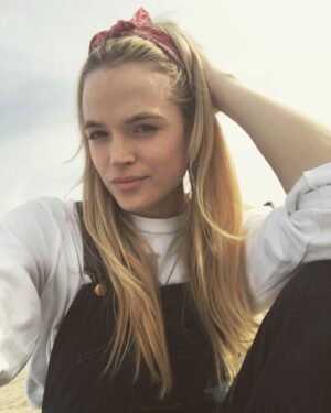 Gabriella Wilde Instagram - ☀️ 🌊   no sleep 
#jetlag   2 kids