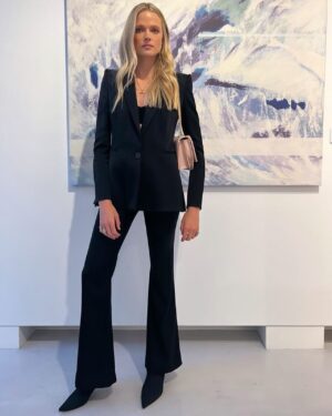 Gabriella Wilde Instagram - Thank you for having me @gracehanglobal at the Asian Art exhibition in london and your beautiful flagship store. 
#gracehan 
 #gracehaninlondon