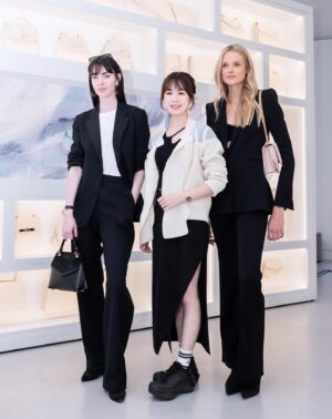 Gabriella Wilde Instagram - Thank you for having me @gracehanglobal at the Asian Art exhibition in london and your beautiful flagship store. 
#gracehan 
 #gracehaninlondon