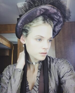 Gabriella Wilde Instagram - Now and then.... my first and last time in costume waiting to go to film in Cornwall. I cant believe its been 4 years and now I am leaving having shot my last scene here for @official_poldark. It’s been wet and wonderful .. I have loved working here and will miss this beautiful part of the country 💗 #cornwall #poldark #4years #bbc #perioddrama #carolineenys #carolinepenvenen