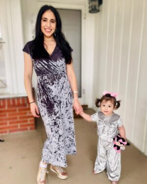 Gabrielle Ruiz Instagram - My twin Valentine
And Minnie. #valentines