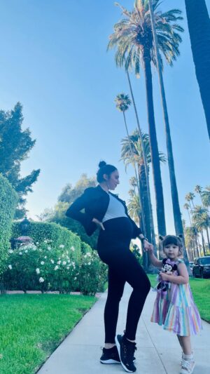 Gabrielle Ruiz Instagram - Beverly Drive with my girls. 🌴 💖 🤰🏽 #20weekspregnant