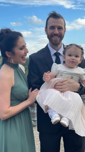 Gabrielle Ruiz Instagram - #ad We fly cross-country only with @babyquip! All rented baby furniture, travel gear, and even toys from local families delivered right to your hotel or doorstep. No need to make worries, just memories with BabyQuip. 

#babyquip #weddingseason #familywedding #travelingwithbaby #carseat #highchair #destinationwedding