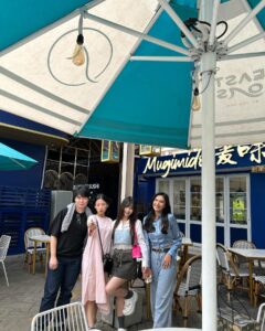 Gaby Warouw Instagram - HBD @gaby.warouw 🫶🏻 Love you all💓 *next kita meeting untuk …. 🤭👍🏻