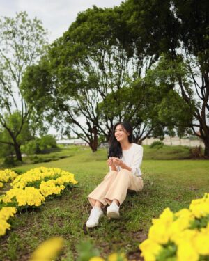 Gaby Warouw Instagram - Hai, namaku Nayla.

Sudah pada nonton Film Pendek Nayla di youtube YesHEis belum? 🤗

📷: @chriskatili