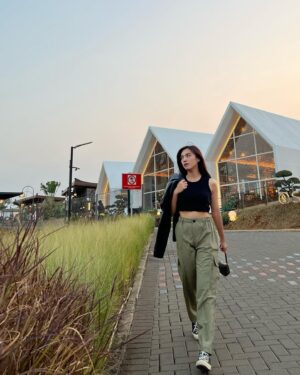 Gaby Warouw Instagram - Pose, you’re on film