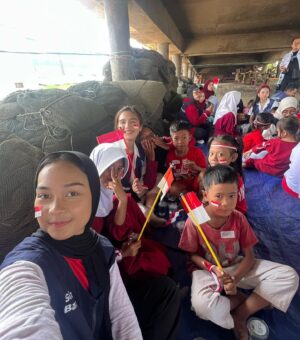 Gaby Warouw Instagram - Pengalaman jadi relawan ke-3 kuu. Seru juga interaksi sama adik-adik Kolong Jembatan Cilincing, banyak cerita haru dan pengalaman berharga yang aku dapat selama kegiatan tadi. 

Selamat ulang tahun yang ke-78 Indonesia :)