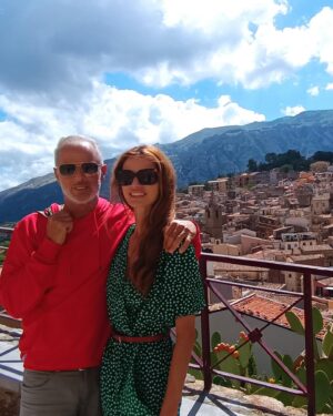 Gaia Bermani Amaral Instagram - Bellissima presentazione di #manuzzelle a #isnello #madonie #sicilia #sicily 
🙏😍🙏

#GaiaAmaral #GaiaBermaniAmaral #GaiaAmaralOfficial #elegance #fashion #actress #writer #italobrazilian #italianbrazilian #Italy #brazil #moda #woman #attitude #shooting #photo #picture #book #writing #thriller #manuzzelle #inspiration #mystery #instabooks #novel #pages