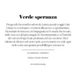 Gaia Girace Instagram - Quando a un certo punto bisogna ritirarsi e concentrarsi sul testo e sulla propria interpretazione, la solitudine che si crea è una cosa che può spaventare? «Recitare significa imparare a conoscersi e a scoprirsi. Quindi è giusto che arrivi questa solitudine, ed è anche importante. Le cose che capisci da sola non puoi capirle mentre sei con gli altri. La solitudine, poi, deriva da una scelta». Che tipo di scelta? «Ci sono attori che preferiscono rimanere da soli, che vengono sul set, fanno la loro parte e che poi decidono di tornare nella loro stanza. E ci sono attori che, invece, vogliono stare in mezzo alle persone». Tu a quale gruppo senti di appartenere? «Al secondo. Preferisco stare con gli altri. Voglio circondarmi di gente. Io sto bene da sola, intendiamoci. E so muovermi in completa autonomia. Però stare insieme agli altri mi piace». Recitare, e ti cito, «significa imparare a conoscersi». Tu che cosa hai scoperto su te stessa in questi anni? «Io sono ancora all’inizio. Sul set de L’amica geniale, ero poco più di una bambina. Sono cambiata, è chiaro, ma sono cambiata principalmente perché sono cresciuta. La cosa più importante che ho imparato su me stessa è che posso essere persone diverse, vivere vite diverse, recitando. E che non devo limitarmi. A volte, noi attori scegliamo di interpretare personaggi che non ci somigliano, che sono il più lontano possibile da noi. Ma così facendo, alla fine, capiamo anche chi siamo – le cose che ci rendono ciò che siamo». La nuova ospite di Supernova è Gaia Girace (@gaiagirace). Grafica: Claudio Montani (@squilibrista_yt). Grazie a Cristiana Zoni (@cz_24_comunicazione). Buona lettura.