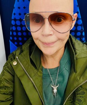 Gail Porter Instagram - After 2 days with a tummy bug…. I’m back on the trains. Wee gig in Lancaster. X