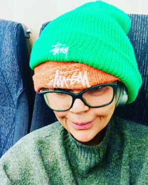 Gail Porter Instagram - It’s a long train journey to Penzance…. So I’m randomly changing hats and taking photos to keep me occupied!