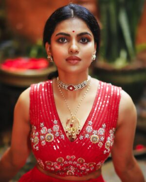 Ganavi Laxman Instagram - Thank you team❤️
Concept styling & outfit : @harshithareddy_stylebook 
Accessories : @bcos_its_silver
MUAH : @makeoverby_roopakala
Photography : @rohith_k_raju
Location : @aurakalari
