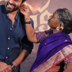 Gangavva Instagram - విరూపాక్ష తో గంగవ్వ మొత్తం వీడియో "మై విలేజ్ షో గంగవ్వ " ఛానెల్ లో వచ్చింది సూడుర్రి ... @jetpanja 🥰 #virupaksha #myvillageshow