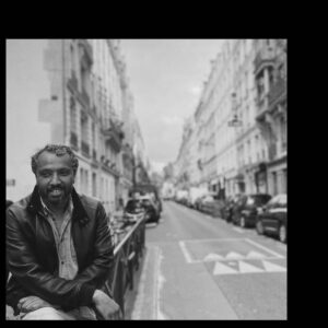 Garance Marillier Instagram - Clap de fin pour le second métrage de La rumeur 
« Rue des dames » 
Quelle ekip ❤️‍🔥

📸 @moseyofficial